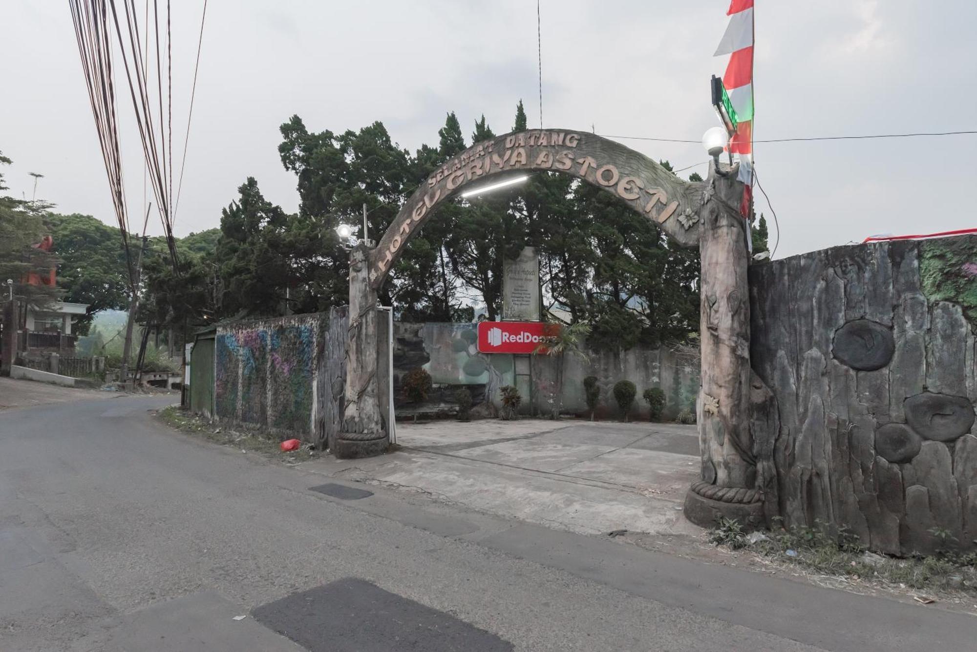 Reddoorz Plus At Hotel Griya Astoeti Bogor Exteriér fotografie