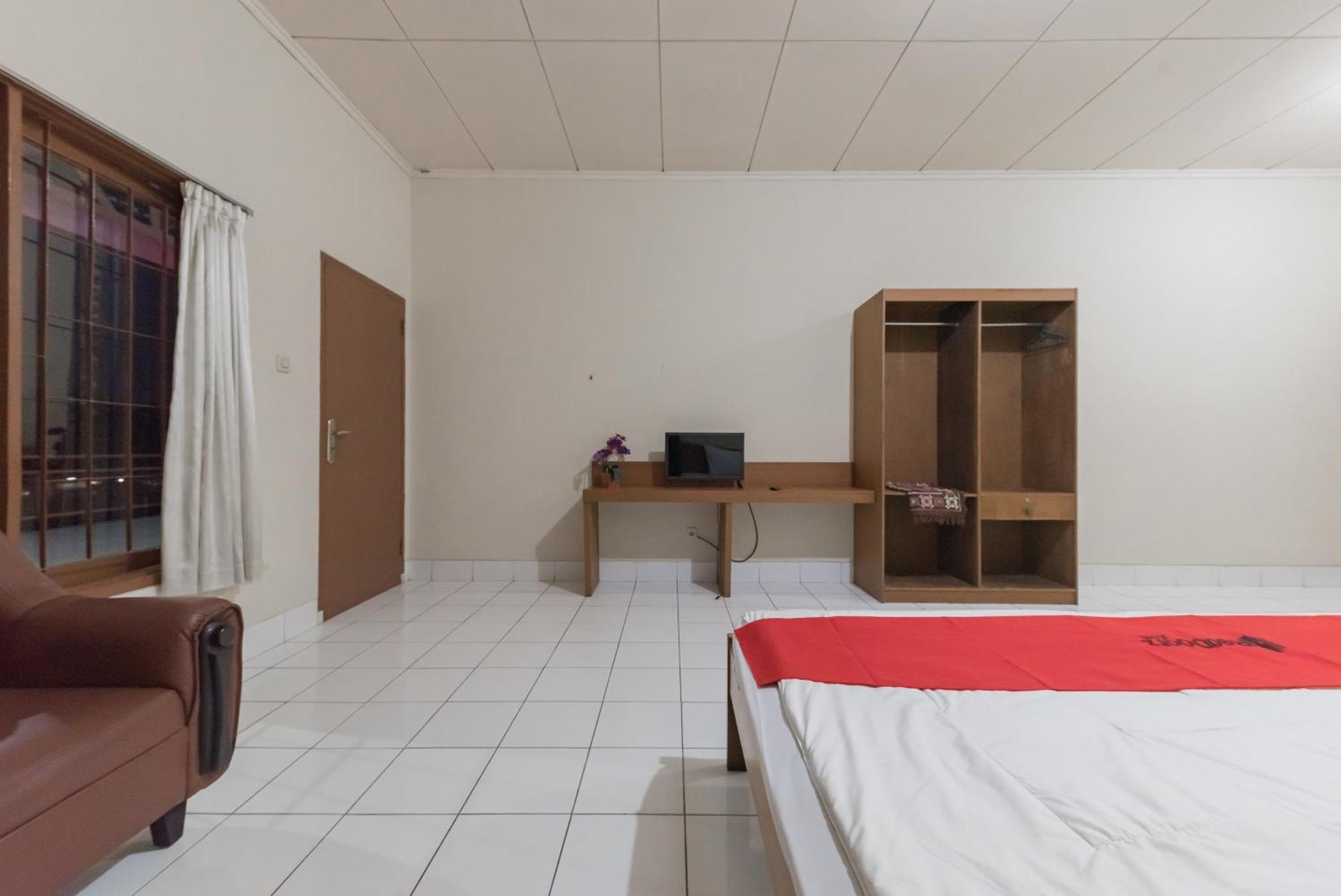 Reddoorz Plus At Hotel Griya Astoeti Bogor Exteriér fotografie