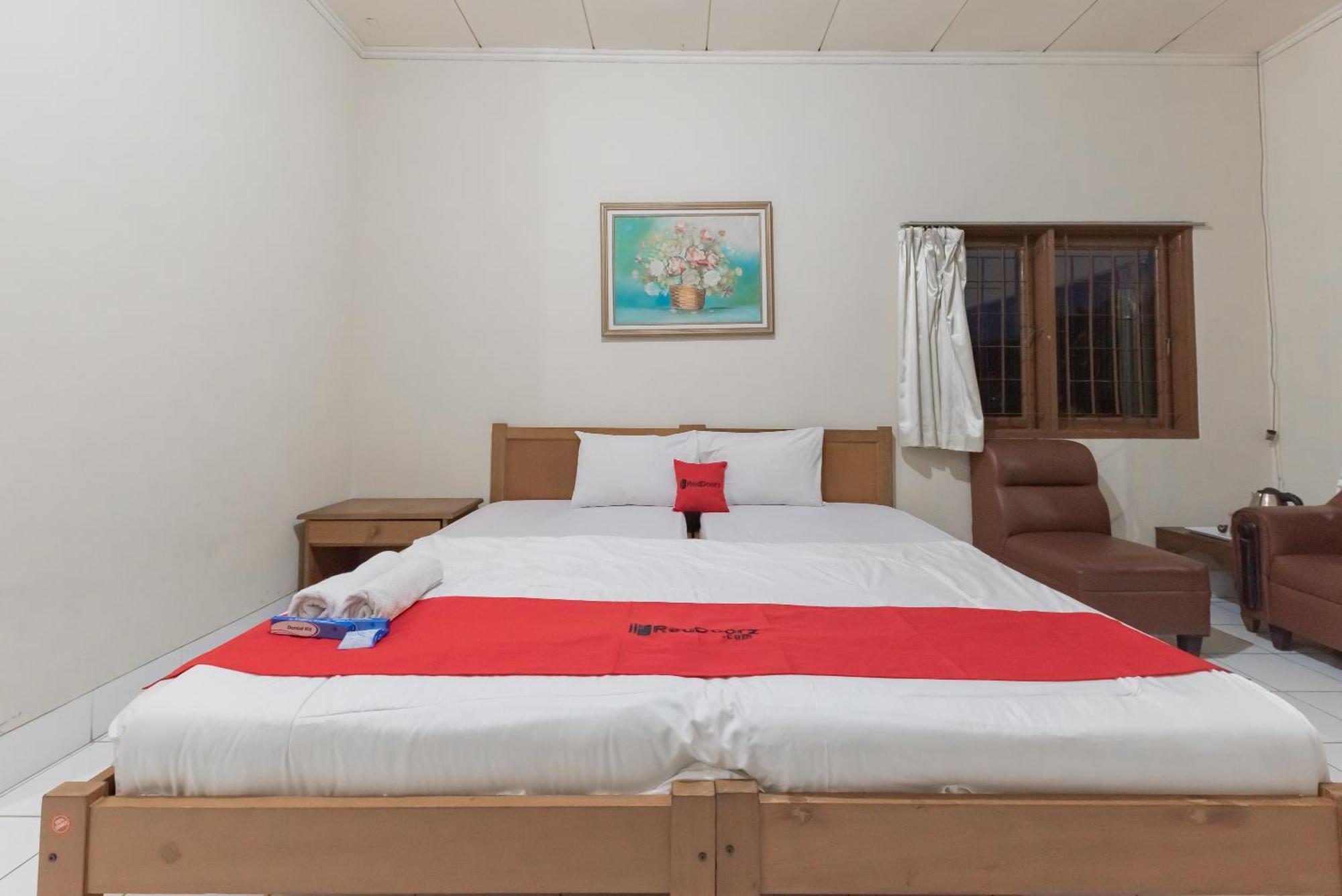 Reddoorz Plus At Hotel Griya Astoeti Bogor Exteriér fotografie