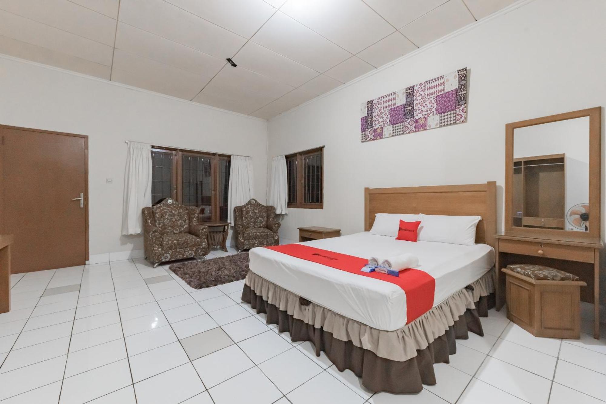 Reddoorz Plus At Hotel Griya Astoeti Bogor Exteriér fotografie