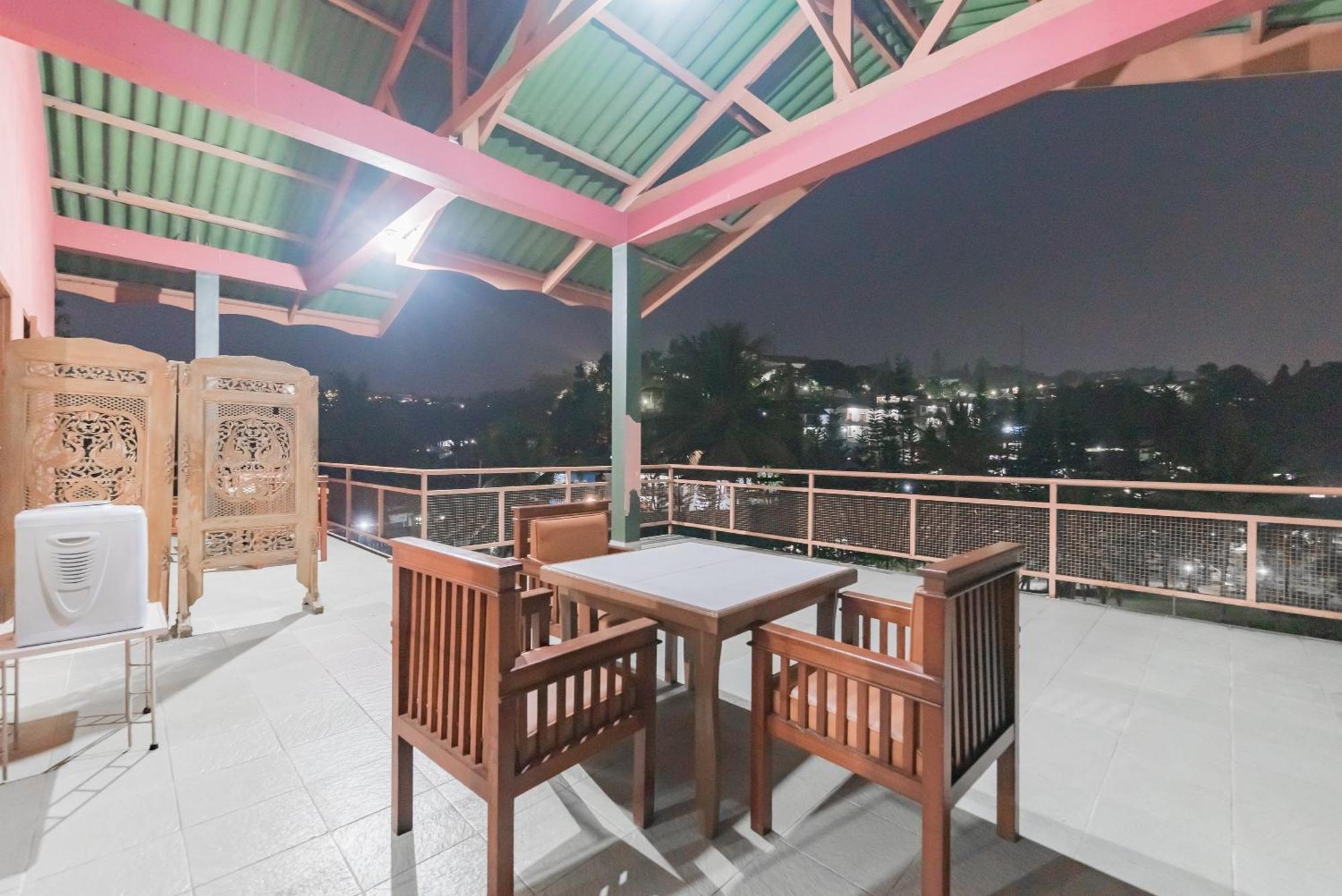 Reddoorz Plus At Hotel Griya Astoeti Bogor Exteriér fotografie