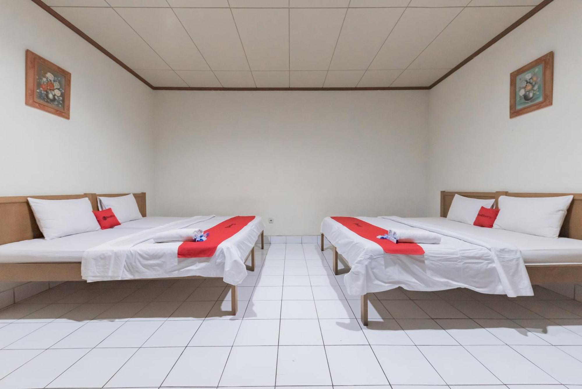 Reddoorz Plus At Hotel Griya Astoeti Bogor Exteriér fotografie