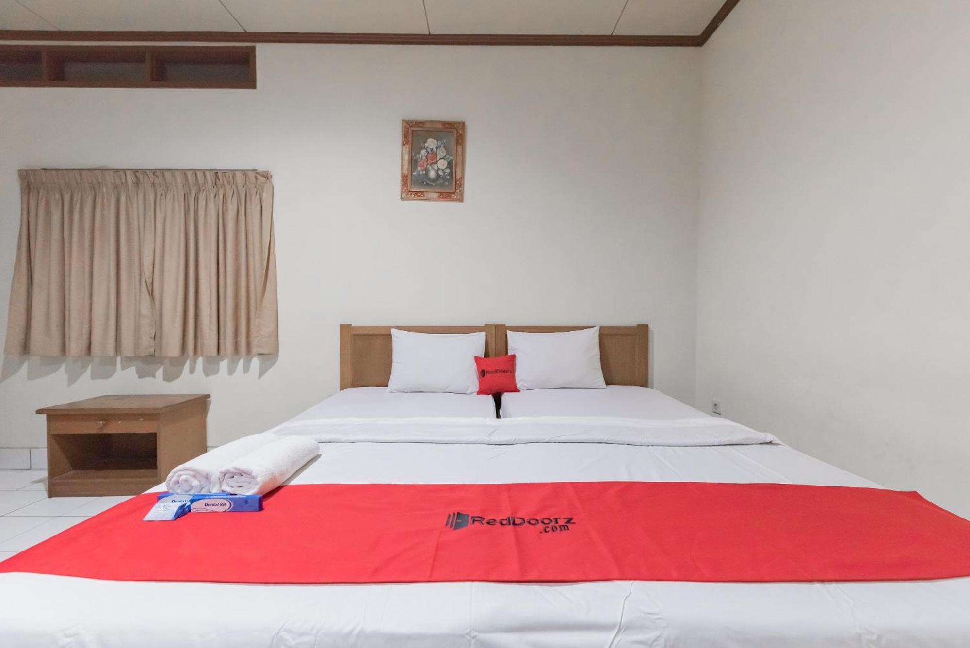 Reddoorz Plus At Hotel Griya Astoeti Bogor Exteriér fotografie